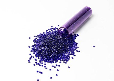 Polimerik boya. Plastik topaklar. Plastik cerrahi için renkli. Granüllerdeki pigmentler.