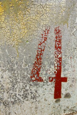 Şekil 4 eski kırık boya ile metal bir yüzeye