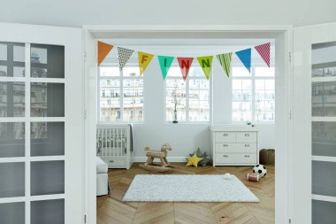 Modern kreş ile dekore edilmiş bayraklı adı finn