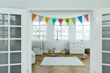 adı luca ile dekore edilmiş bayrakları ile modern kreş