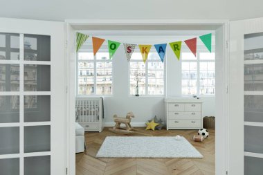 adı osckar ile dekore edilmiş bayrakları ile modern kreş