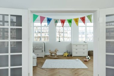 adı hannes ile dekore edilmiş bayrakları ile modern kreş