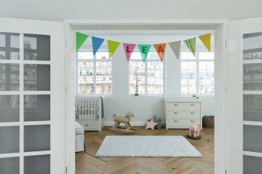 adı lea ile dekore edilmiş bayrakları ile modern kreş