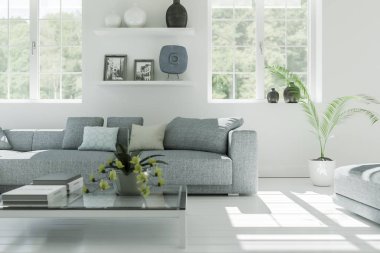 Modern beyaz oturma odası iç tasarım