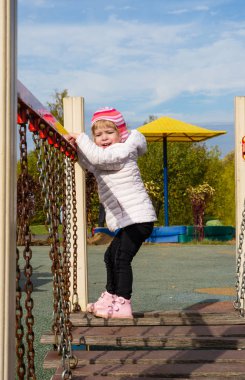 Çocuk oyun bahçesinde