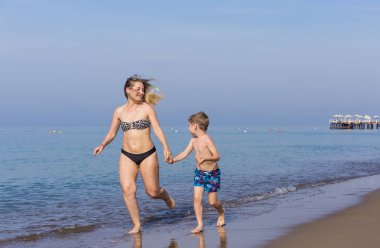 sabah sahilde koşmak