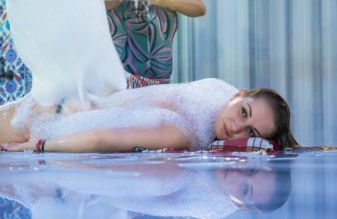 Hamam köpük şal, spa tedavileri