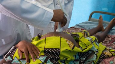 Donna in cinta, ospedale africano