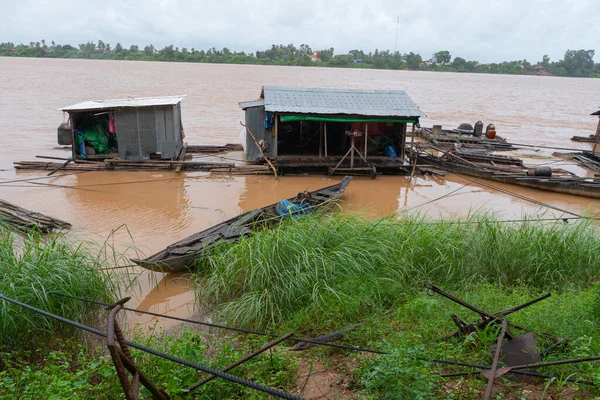 Cambogia Villaggio Galleggiante Pescatori Vietnamiti — Foto Stock