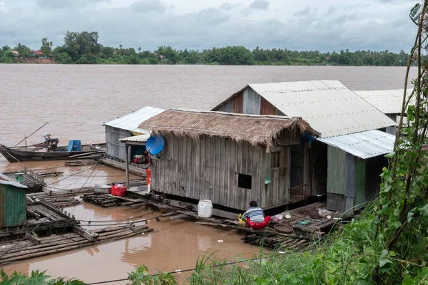 Cambogia Villaggio Galleggiante Pescatori Vietnamiti — Foto Stock