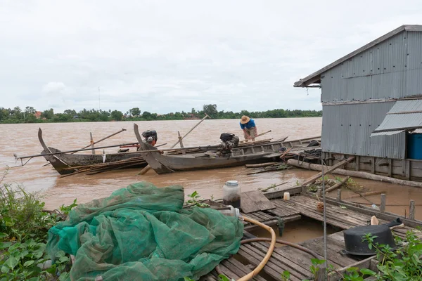 Cambogia Villaggio Galleggiante Pescatori Vietnamiti — Foto Stock