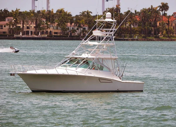 High End Sport Fishing Boat Idling Florida Intra Coastal Waterway — Stock Photo, Image