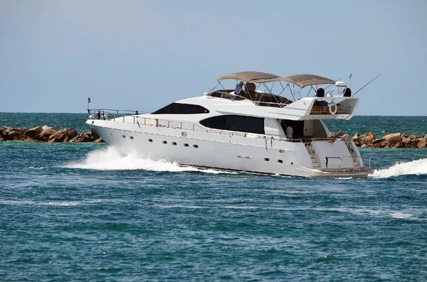 Crucero Cabina Gama Alta Que Sale Government Cut Miami Florida — Foto de Stock