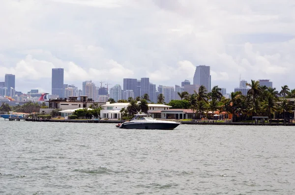 Barco Pesca Desportiva High End Cruzando Florida Intra Coastal Waterway — Fotografia de Stock