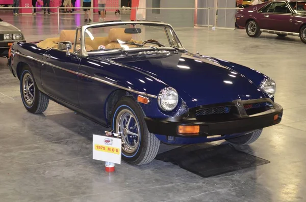 Восстановленный 1975 Году Mgb Roadster Представлен Классической Автомобильной Секции Автосалона — стоковое фото