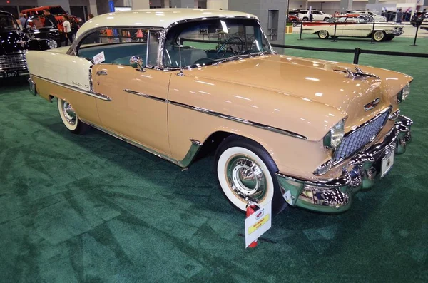 Une Décapotable Chevrolette Bel Aire 1955 Exposée Salon Auto 2018 — Photo