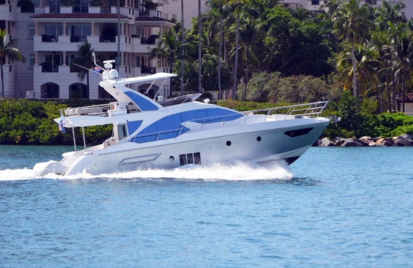 High End Sport Fischerboot Zurück Den Hafen Von Miami Durch — Stockfoto