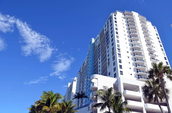 Luxury High Rise Condominium Overlooking Marina South Beach Section Miami — Stock Photo, Image