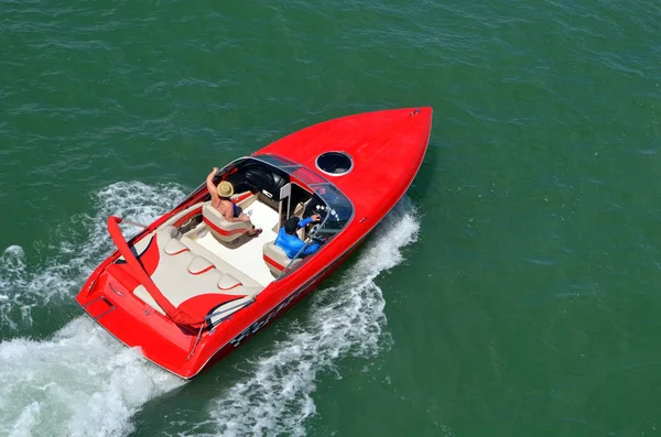 Luxury Bright Red Motorboat Cruising Florida Intra Coastal Waterway — Stock Photo, Image