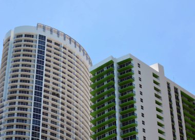 Miami, Florida üzerinde yükselen ultra-modern kiralık binalar
