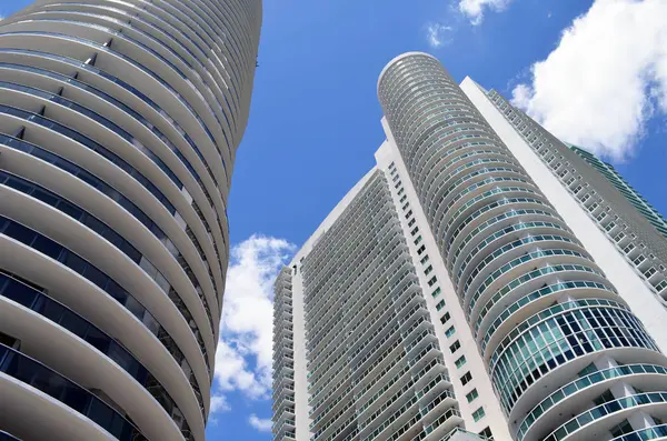 Ultra Modern Rental Buildings Soaring High Miami Florida — Stock Photo, Image