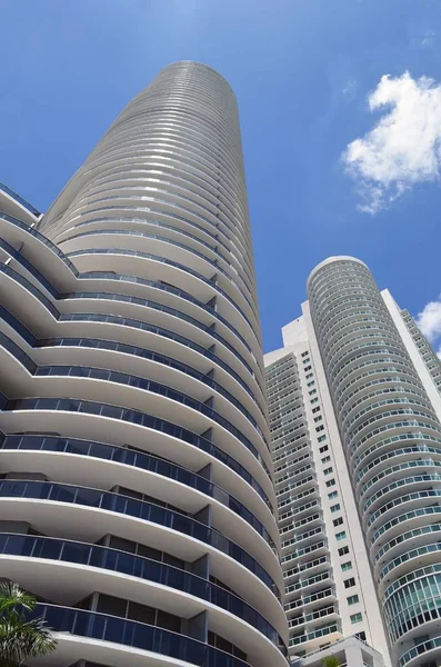 Ultra Moderni Edifici Affitto Svettano Alto Sopra Miami Florida — Foto Stock