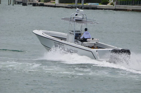 Police Boat Patrolling Biscayne Bay Miami Beach Florida — Stock Photo, Image