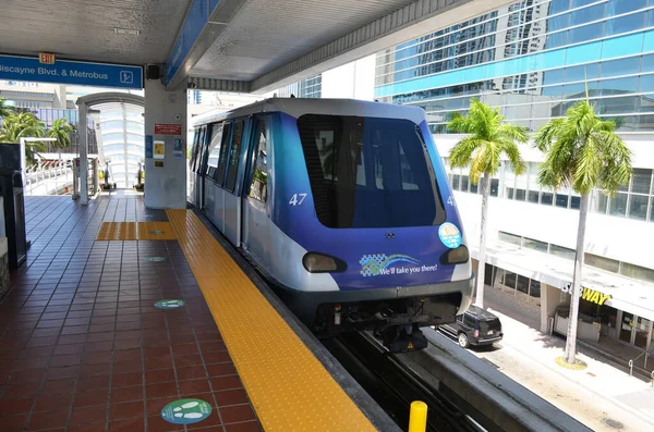 Miami Florida Eua Setembro 2020 Metromover Automatizado Carro Prestes Sair — Fotografia de Stock