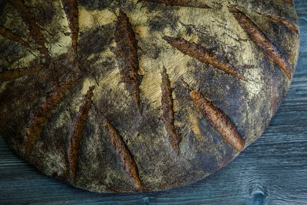 Pão Preto Redondo Handmade Grande Macro Grande Inteiro Com Textura — Fotografia de Stock