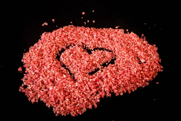 Velké Srdce Namalované Velké Růžové Přírodní Organická Mořská Sůl Nalil — Stock fotografie