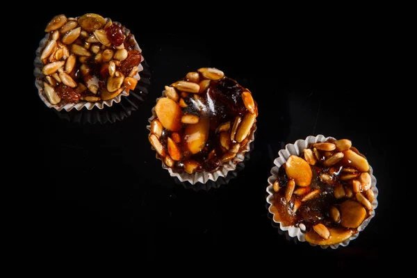 Sorban Három Egészséges Hasznos Cukorka Díszített Karamellizált Napraforgó Sütőtök Seeds — Stock Fotó