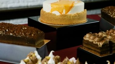 şeker bar masada çeşitli tatlılar panorama