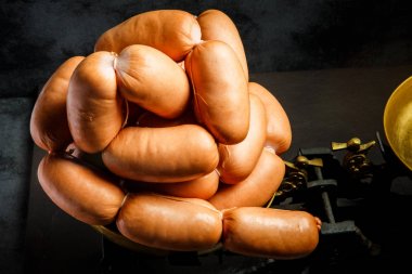 kısa kalın wieners yakın çekim seti pullar üzerinde spiral haddelenmiş
