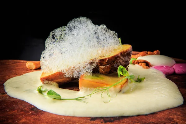 mantar ve soslar closeup kavramı restoran meze