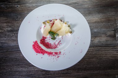 nane ile ince dekore edilmiş orijinal restoran tatlı üst görünümü