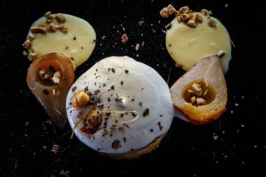 üst görünümü closeup ince dekore mus kremalı bisküvi kek