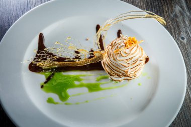 üst görünüm closeup ince dekore kuğu şeklinde tatlı