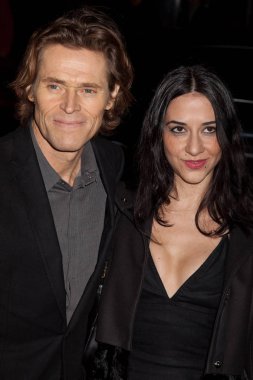 NEW YORK, NY - 30 Kasım 2009: Aktör Willem Dafoe ve konuk, 30 Kasım 2009 'da New York' ta Cipriani, Wall Street 'te düzenlenen IFP' nin 19..
