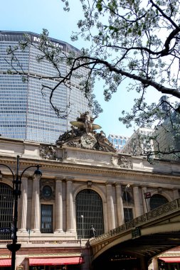 New York, Ny, ABD-22 Nisan 2015: Grand Central terminal mimarisi bahar zaman bina Metlife ile.