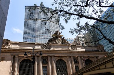 New York, Ny, ABD-22 Nisan 2015: Grand Central terminal mimarisi bahar zaman bina Metlife ile.