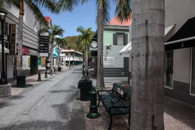 Philipsburg, Sint Maarten, Sint Maarten. 2 Ağustos 2015. 2 Ağustos 2015 yılında St.Maarten, Karayip Adası Philipsburg arka sokakta alışveriş bölgesi.
