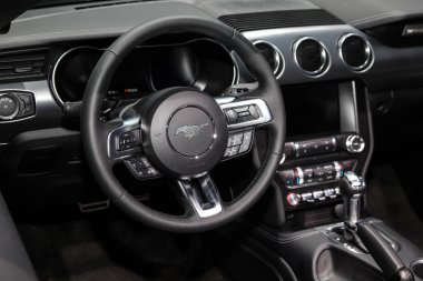 2018 Ford Mustang NFK premium Cabrio New York International Auto Show 2018, Jacob Javits Center gösterilir. Bu basın önizleme ilk günden Nyias in, 28 Mart 2018 oldu.