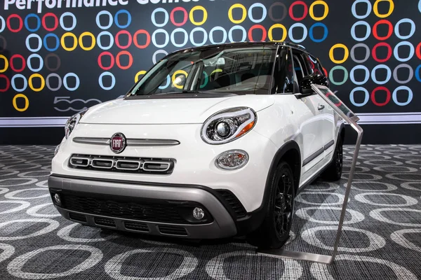 Nova Iorque Março 2018 Fiat 500L Mostrado New York International — Fotografia de Stock