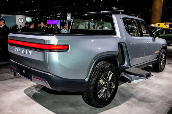 Rivian R1t Kamyonet