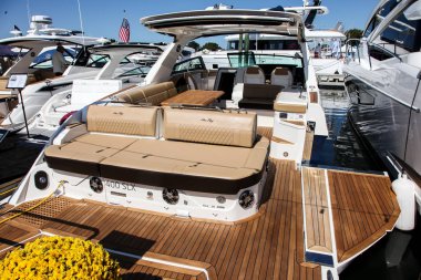 Yeni 2020 Sea Ray 400 Slx Progressive Norwalk Boat Sho üzerinde shoving