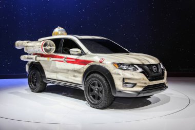 Nissan Rogue, New York Uluslararası Otomobil Fuarı 2017 'de görüldü.