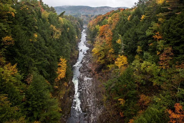 Ottauquechee River, Quechee Gorge, Quechee National Park, Vermon — Stock Photo, Image