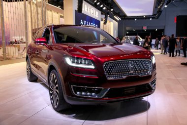 NEW YORK, NY, ABD - 28 Mart 2018: Lincoln Nautilus, New York Uluslararası Otomobil Fuarı 2018 'de Jacob Javits Center' da sergilendi. NYIAS 'in basın tanıtım günüydü..