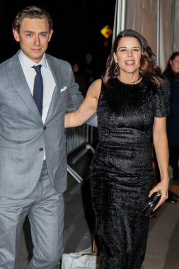 NEW YORK, NY - 28 Kasım 2016: Neve Adrianne Campbell ve JJ Feild, Cipriani Wall Street 'te düzenlenen 26. Gotham Bağımsız Film Ödüllerine katıldılar