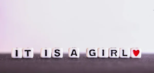 Ist Ein Mädchentext Mit Herz Auf Schwarz Weißem Hintergrund — Stockfoto